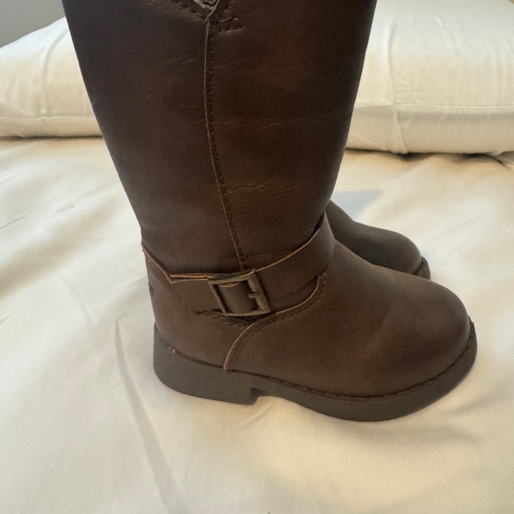 OshKosh B'gosh Brown and black Boots